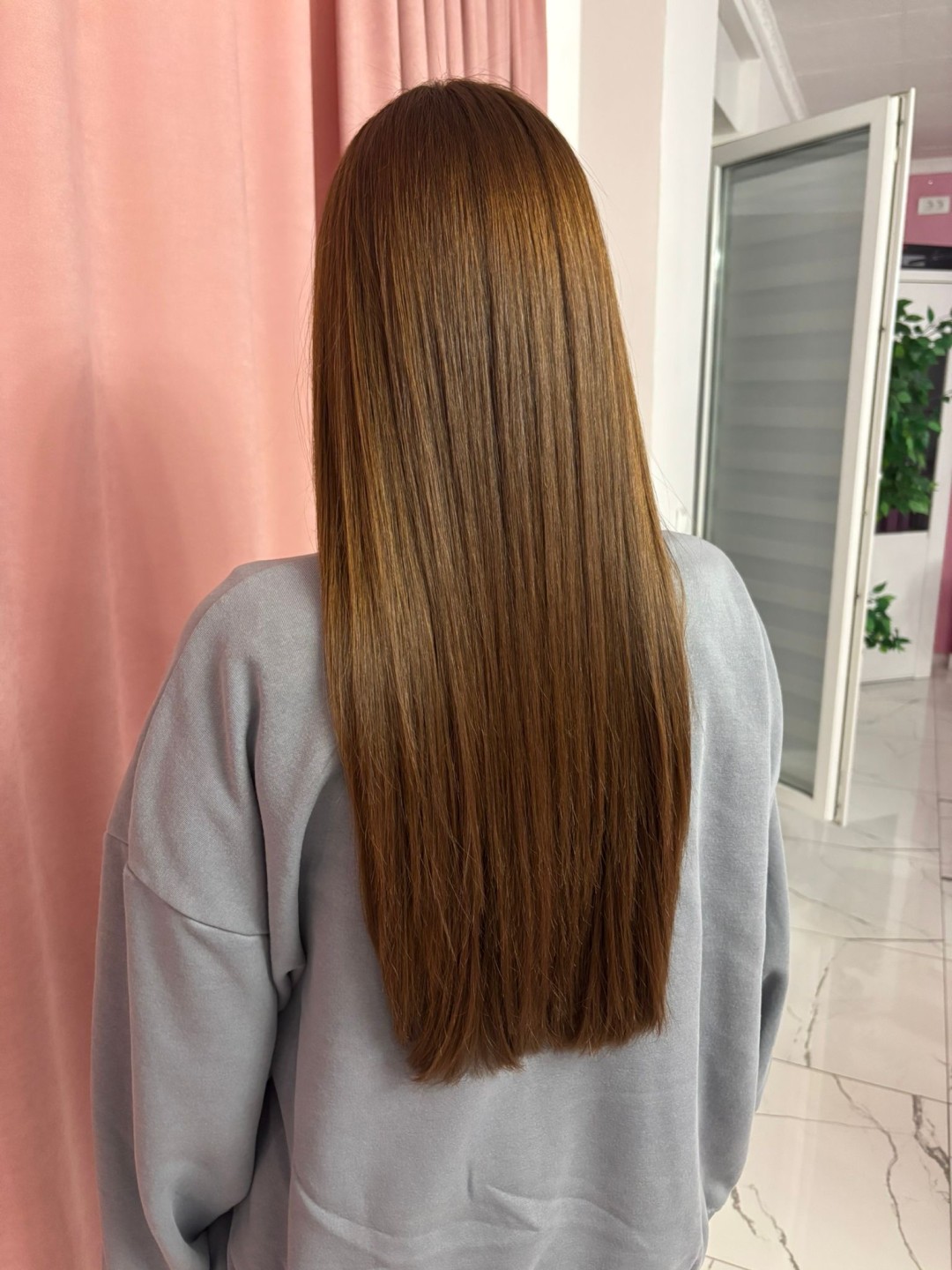 Bojanje cijele dužine + šišanje + fen frizura - ekstra duga kosa - Beauty Studio Amina, Zagreb Bojanje kose Frizerski saloni Bojanje kose, Zagreb, Gornja Dubrava