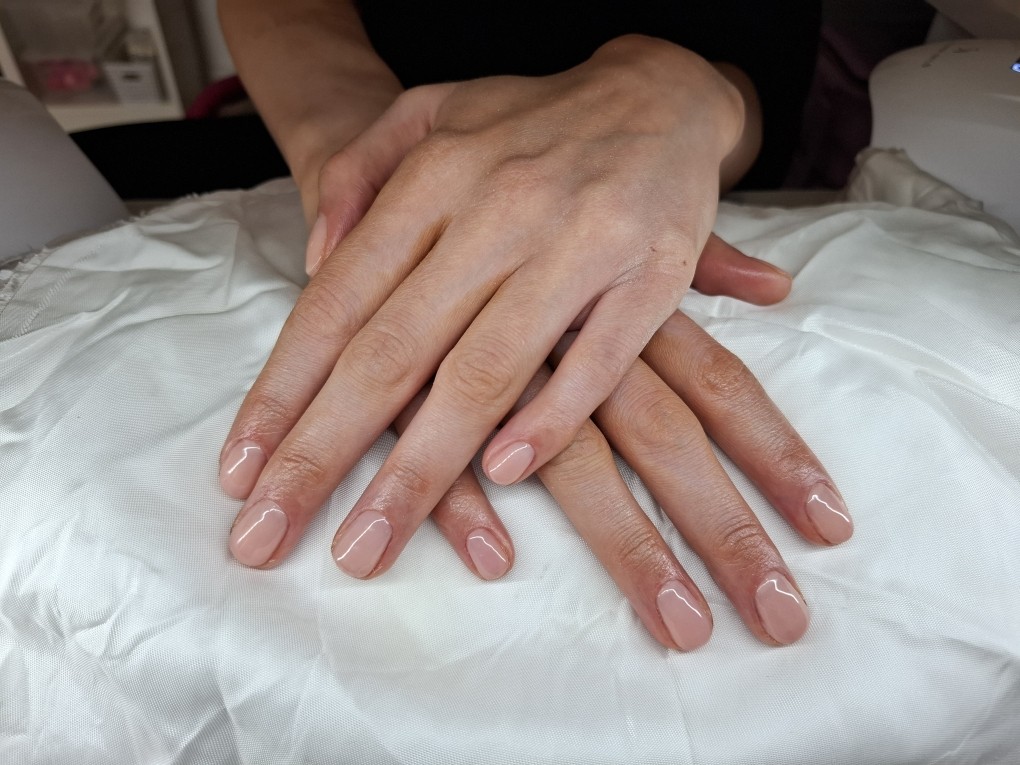 Manikura + trajni lak - Shiny Nails, Zagreb Manikura Nokti Manikura, Zagreb, Črnomerec