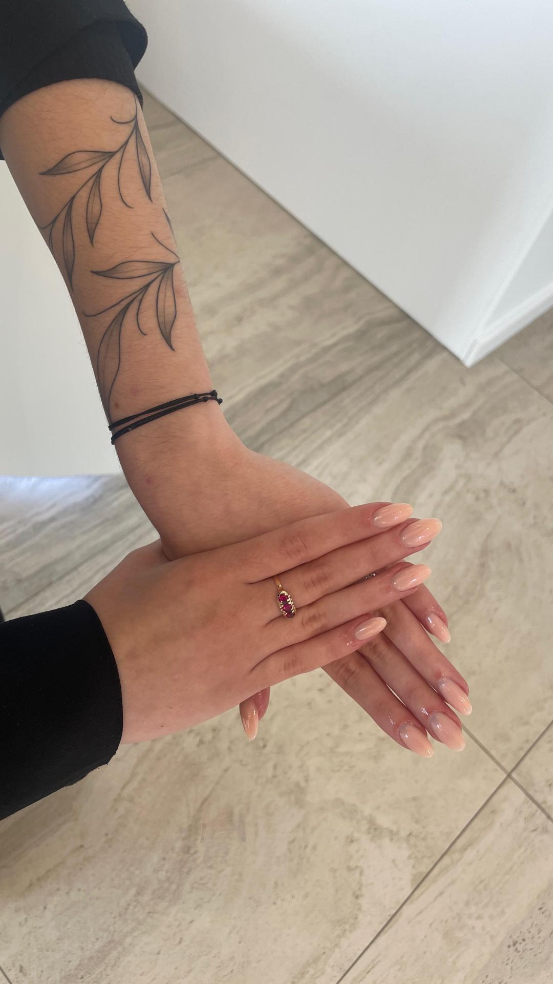 SABRINA STRIJA BEAUTY & SPA #zagreb Ojačavanje noktiju Ojačavanje prirodnih noktiju gelom - S dužina