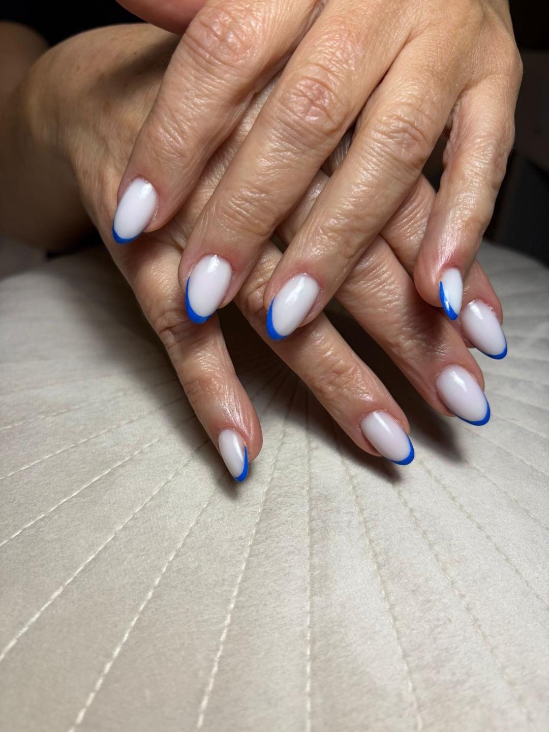 Glow Differently #zagreb Nadogradnja noktiju Ugradnja noktiju - S dužina