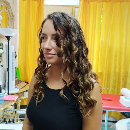 Paint Bar Joy - spas u zadnji čas #zagreb Uvijanje, kovrče i valovi Valovi / lokne - kosa do pola 