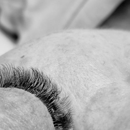 ALLEIA lash&brow room #zagreb Nadogradnja trepavica Ugradnja volumenskih trepavica Nadogradnja trepa