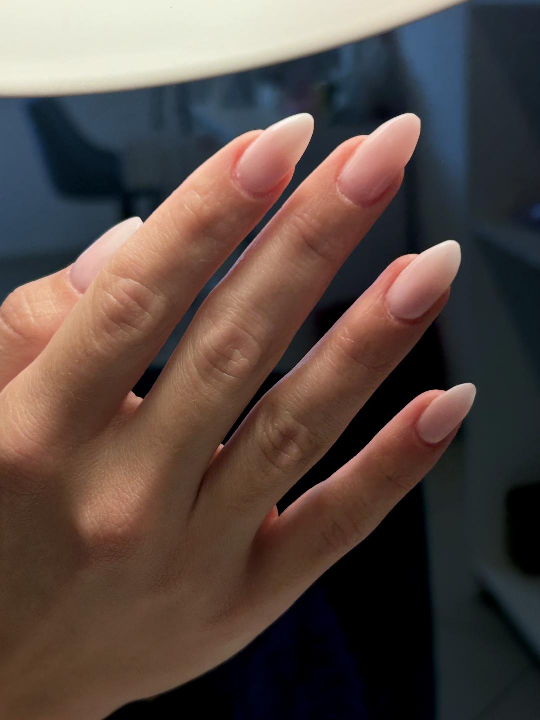 LoveGlam beauty studio #zagreb Manikura Ugradnja noktiju - M dužina