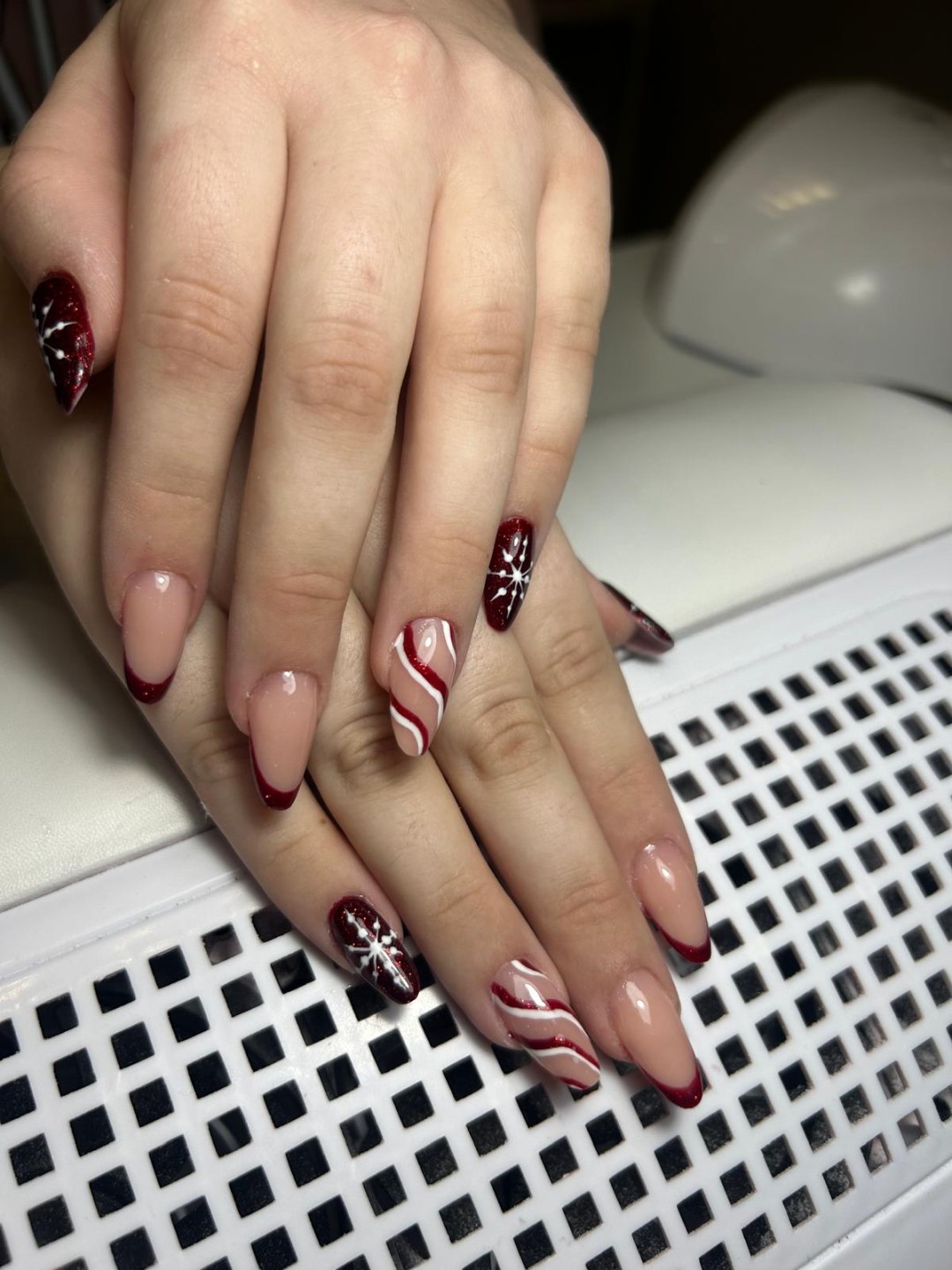 Ugradnja noktiju - M dužina - Glow Differently, Zagreb Nadogradnja noktiju Nokti Nadogradnja noktiju, Zagreb, Donji grad - Centar