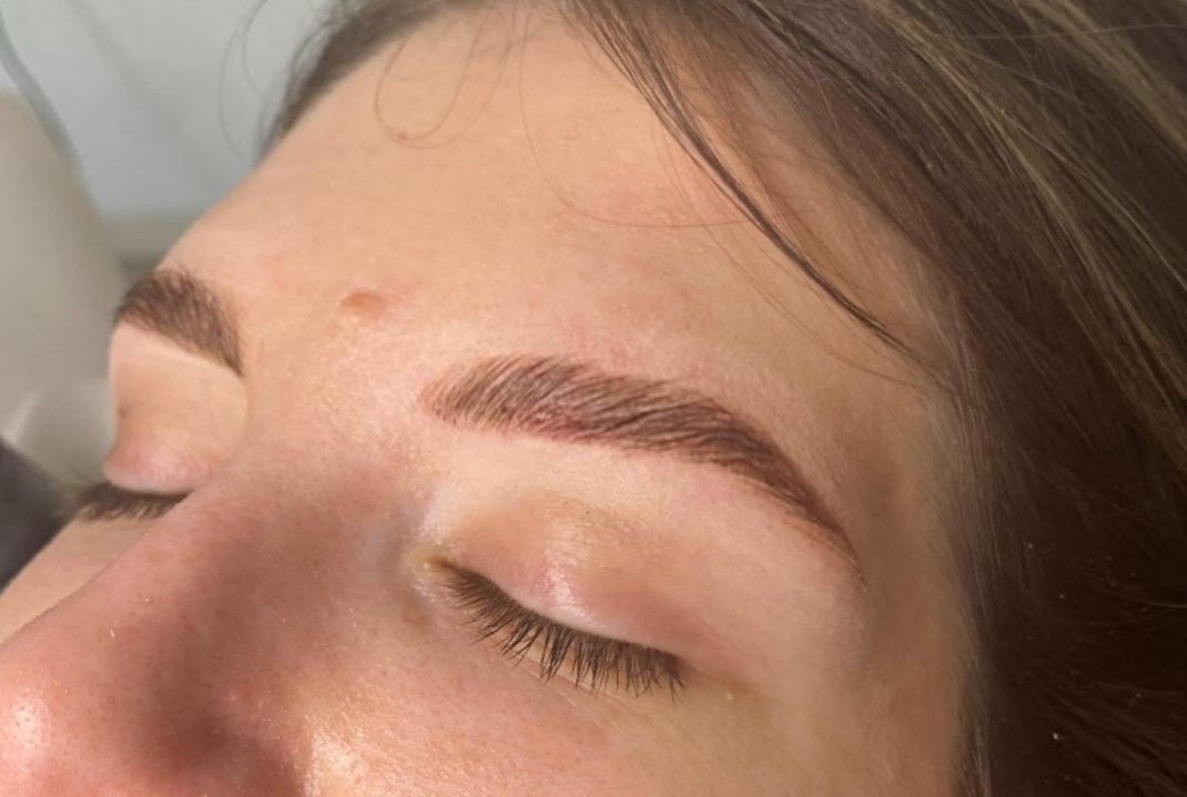 Oblikovanje obrva + bojanje kanom - Lash and Brow studio, Rogoznica Obrve Lice Obrve, Rogoznica, Centar