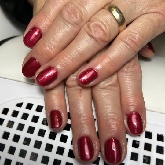 Glow Differently #zagreb Manikura Manikura + trajni lak