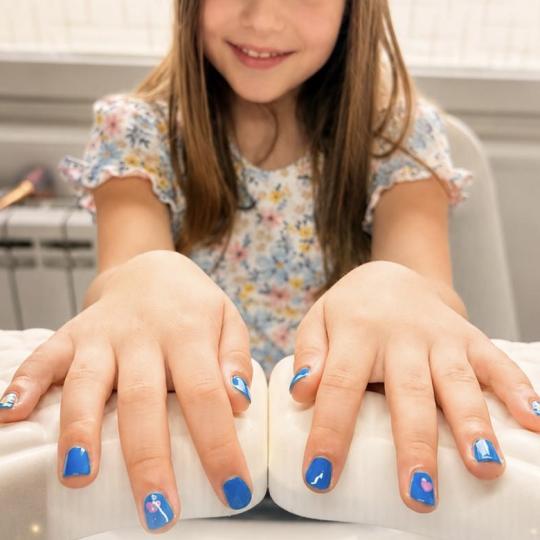 Salon Ljepote Šljokica #zagreb Dječja masaža Manikura Kids Girl Nježni dječji spa tretmani osmi