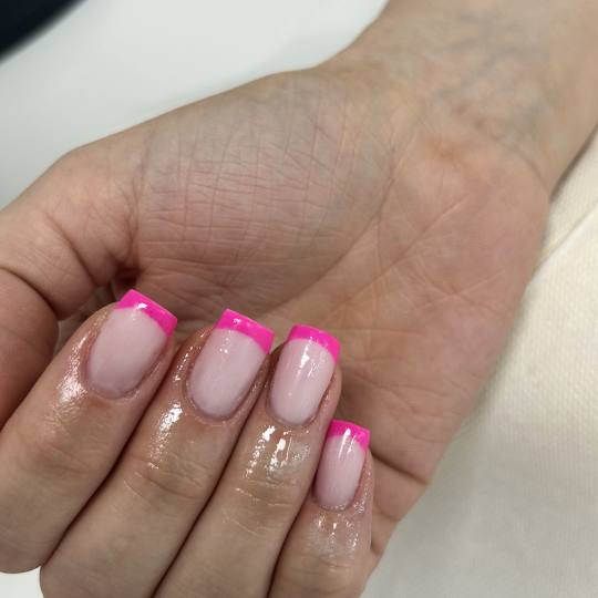 Zen Spot #zagreb Gel lak Ugradnja noktiju dual tipse / gel