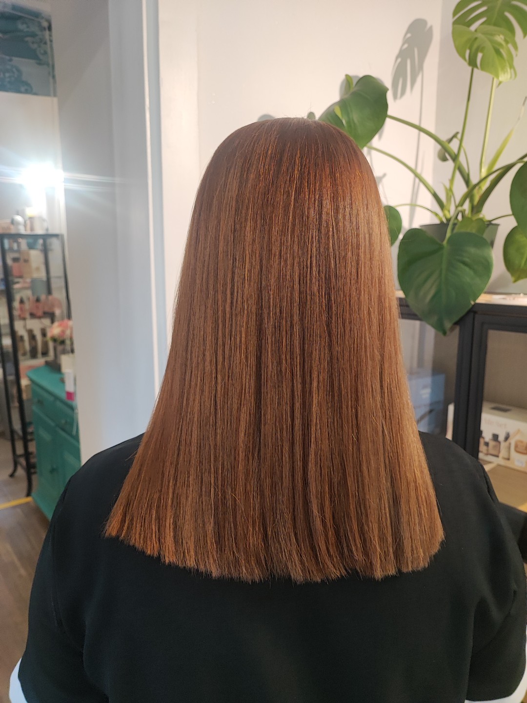 Glow Differently #zagreb Bojanje kose Bojanje cijele dužine - kosa srednje dužine