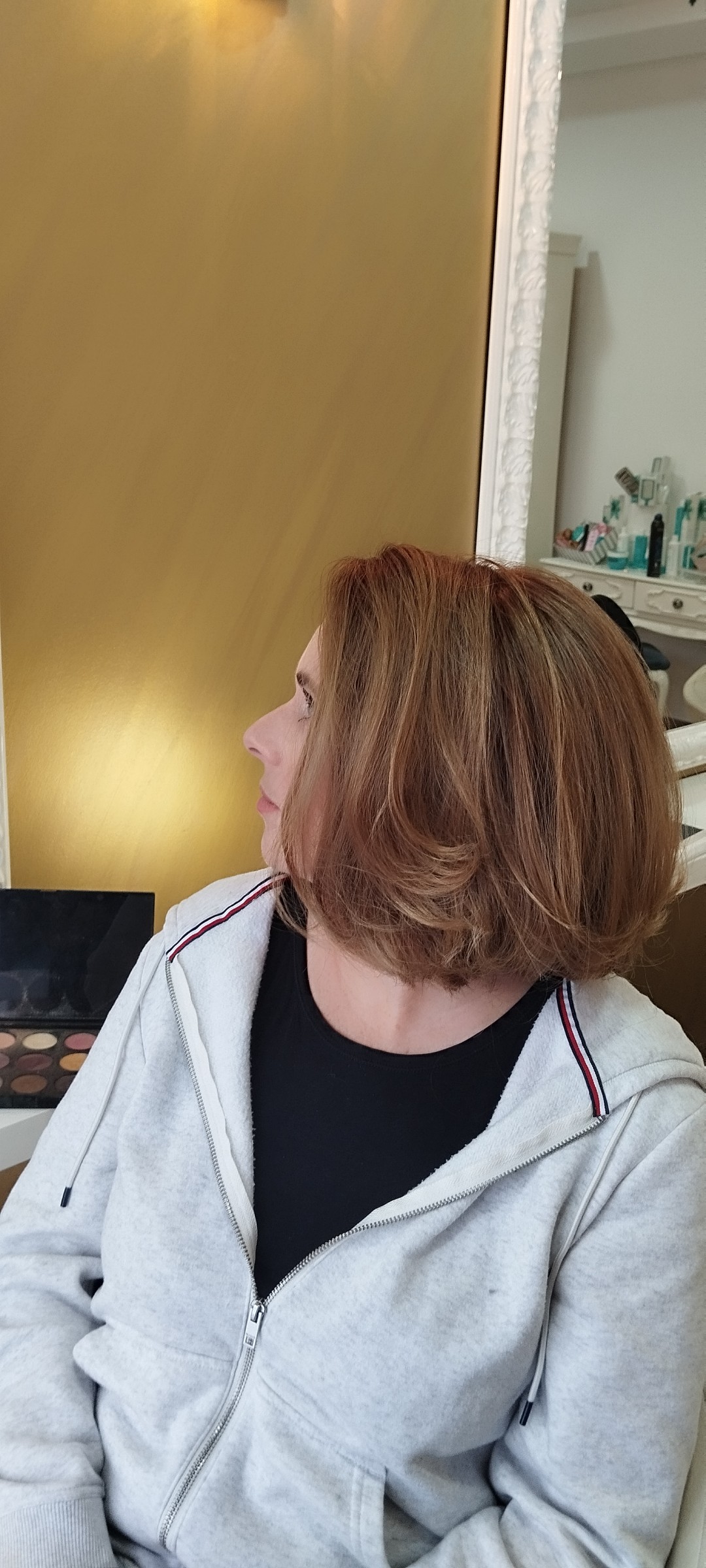 Hairlookboutique #zagreb Žensko šišanje Žensko šišanje - poluduga kosa