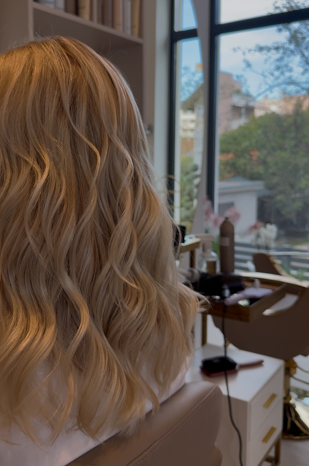 SABRINA STRIJA BEAUTY & SPA #zagreb Feniranje i stiliziranje Pranje kose + feniranje na ravno - poluduga kosa