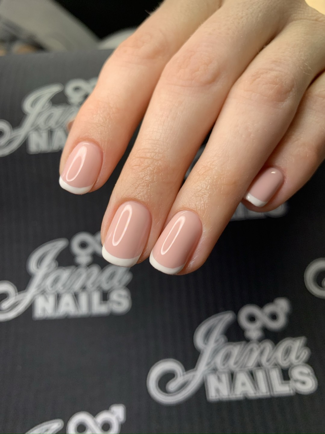 Manikura + Gel lak - Mint Beauty Boutique, Zagreb Tretmani ruku Nokti Tretmani ruku, Zagreb, Donji grad - Centar