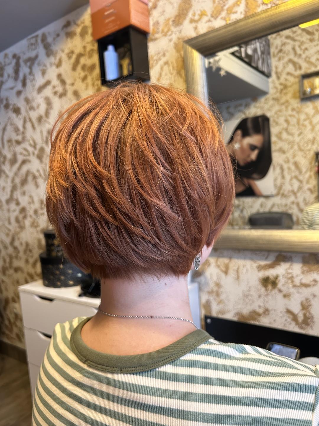 Žensko šišanje - poluduga kosa - Frizerski salon M, Zagreb Žensko šišanje Frizerski saloni Žensko šišanje, Zagreb, Trešnjevka – sjever