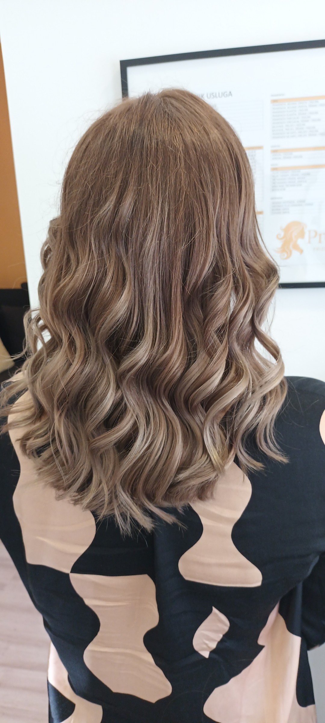 Prestige by Jasmina Žugec #varazdin Pramenovi Balayage + preljev + šišanje + fen frizura - poluduga kosa