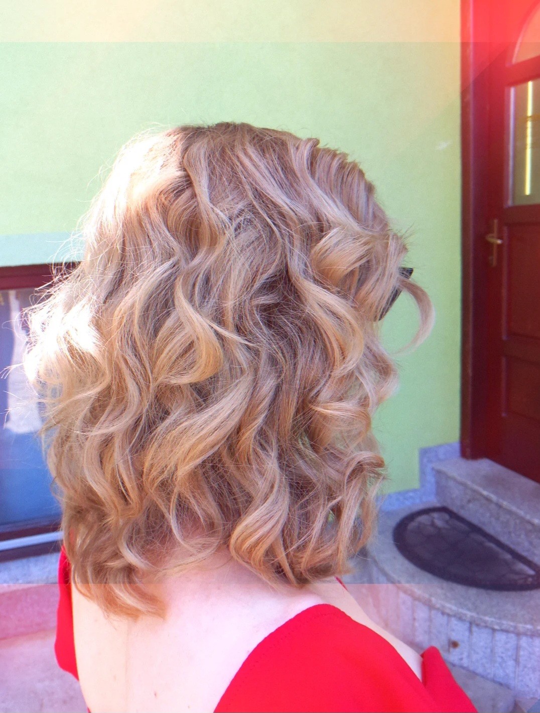 Vanderful #zagreb Svečane i frizure za svadbu Profesionalna ženska svečana frizura bez pranja poluduga kosa