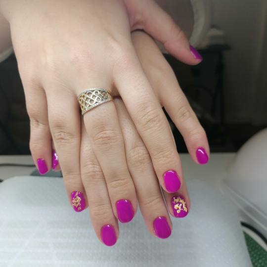 House of Beauty #zagreb Gel lak Trajni lak - ruke Trajni lak i minimalni dizajn za bolji efekt.