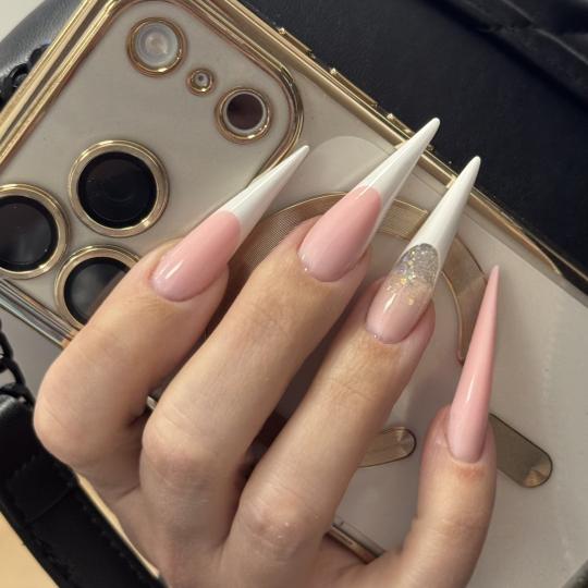 Balaniuk nails studio usluga