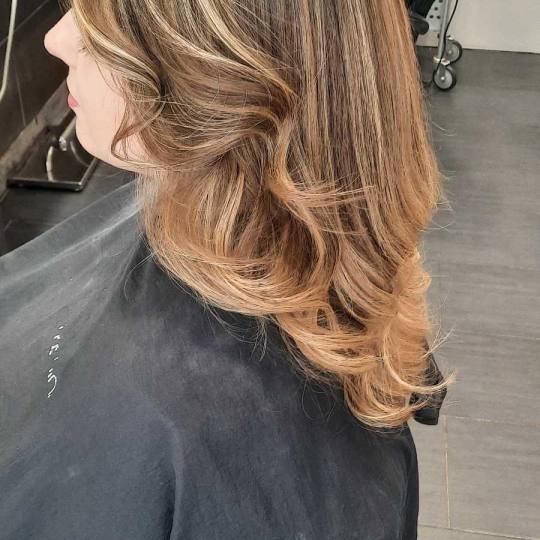 Studio Divas #rijeka Bojanje kose Šišanje + fen frizura + toniranje + balayage - duga kosa