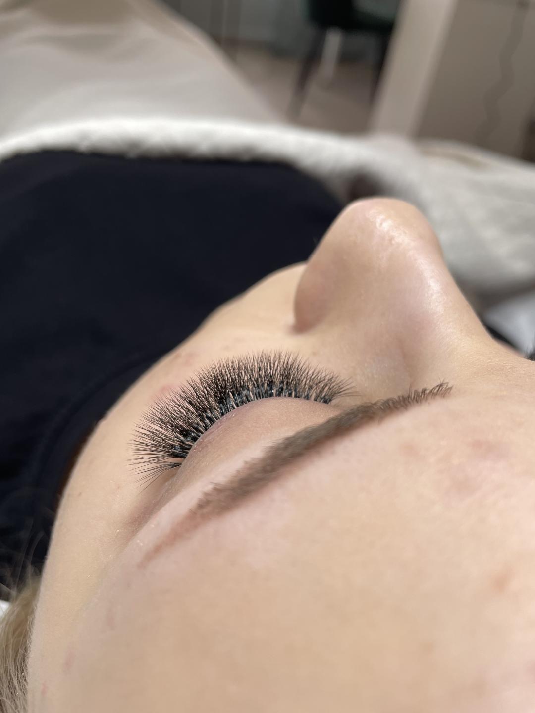 Petite beauté #zagreb Trepavice Ugradnja trepavica - volumen