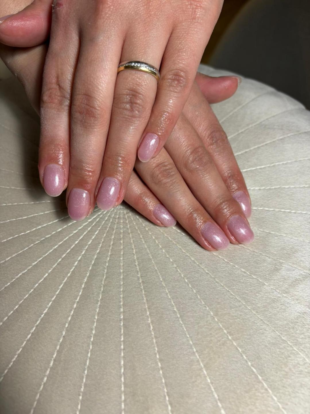 Glow Differently #zagreb Manikura Manikura + trajni lak