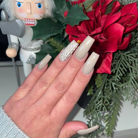 Nail service #zagreb Izlivanje noktiju Nadopuna noktiju - L dužina