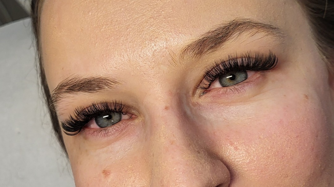 VB lash room #zagreb Nadogradnja trepavica Ugradnja volumenskih trepavica