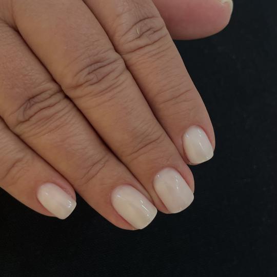 Mia’s Beautique #zagreb Gel lak Comby manikura i gradivni trajni lak -ruke