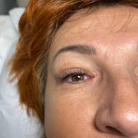 Glow Differently #zagreb Nadogradnja trepavica Ugradnja klasičnih trepavica