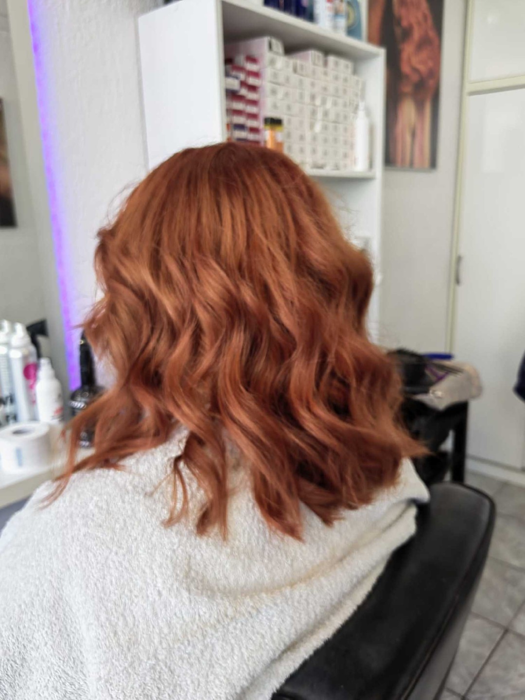 Fen frizura - poluduga kosa - Wikleraj & Frajeraj, Zagreb Feniranje i stiliziranje Frizerski saloni Feniranje i stiliziranje, Zagreb, Trešnjevka – jug