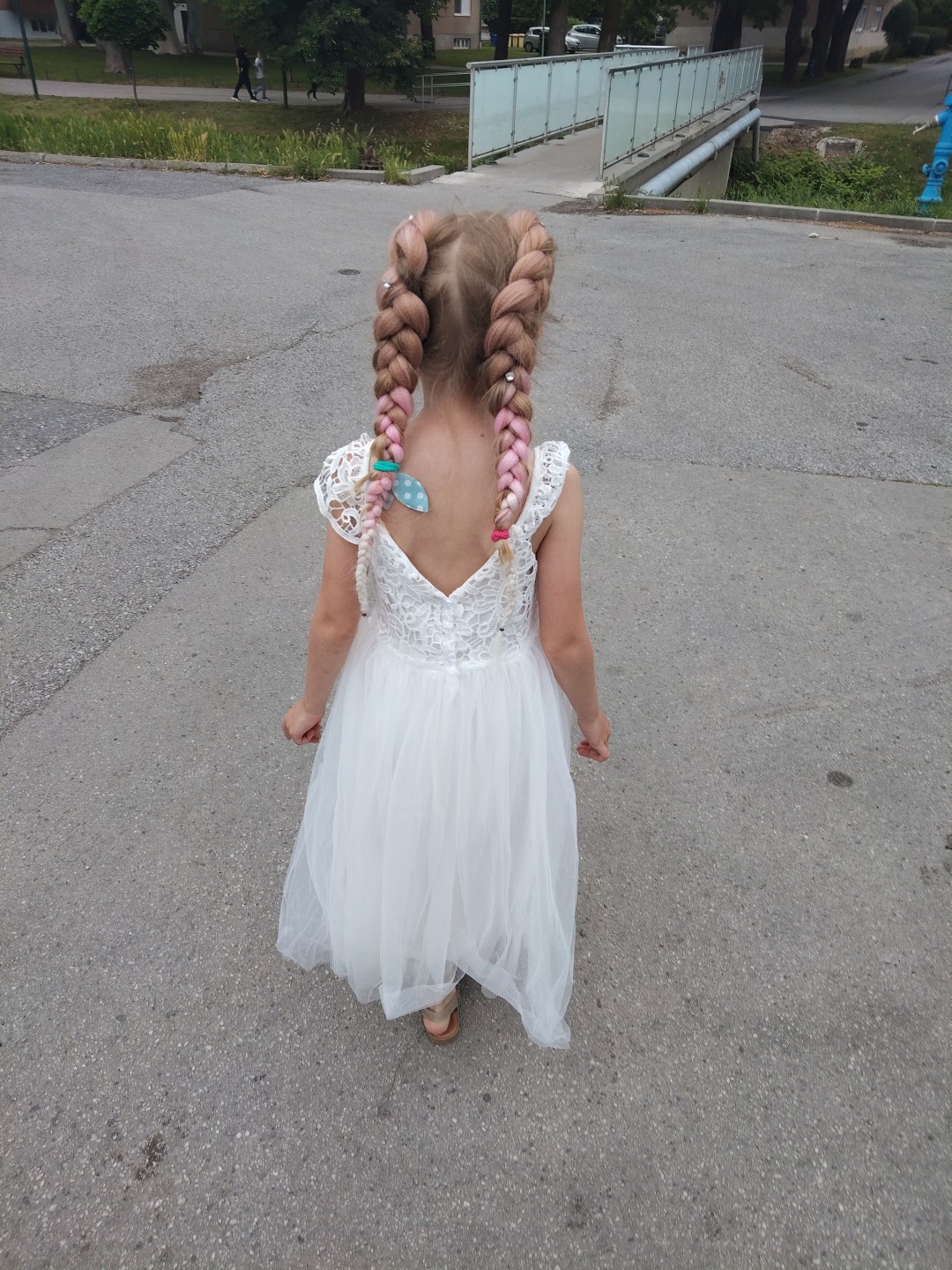 JZ Beauty & Barber #krapina Pletenice, kike, punđe Pletenice sa umetkom - 2 komada