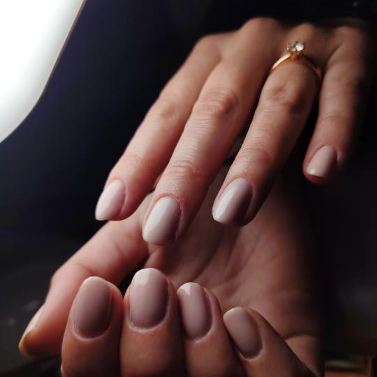 Empire Nails #zagreb Lakiranje noktiju Ojačani trajni lak - ruke