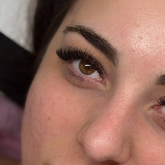 MOELL beauty #zagreb Nadogradnja trepavica Nadopuna klasičnih trepavica - do 4 tjedna