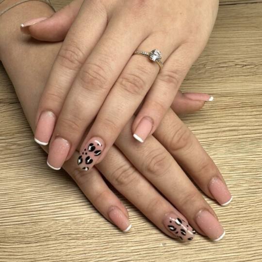 Beauty studio L #zagreb Nadogradnja noktiju Ugradnja noktiju dužina S/M