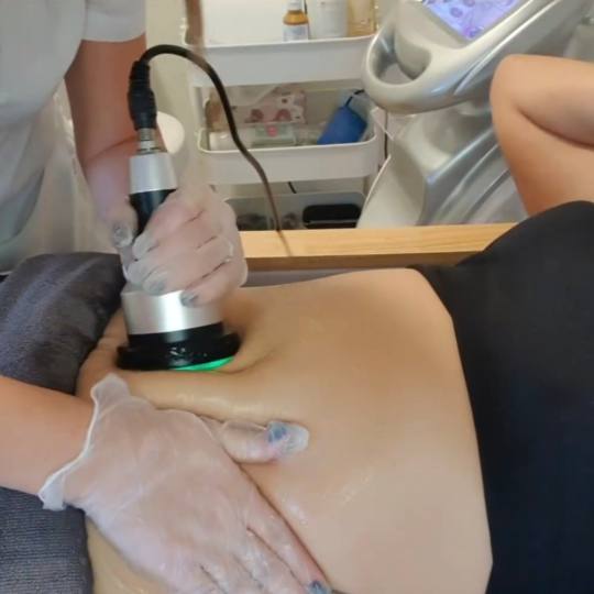 SOLO Beauty Centar #zagreb Tretmani tijela Ultrazvučna kavitacija Ultrazvučna kavitacija je neinva