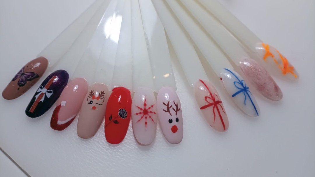 Nail art jednostavan - po noktu - Glow Differently, Zagreb Ukrašavanje noktiju Nokti Ukrašavanje noktiju, Zagreb, Donji grad - Centar