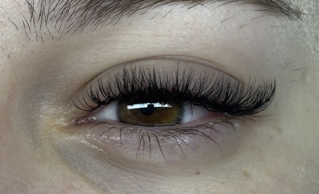 Sis Beauty Room #zagreb Nadogradnja trepavica Ugradnja volumenskih trepavica