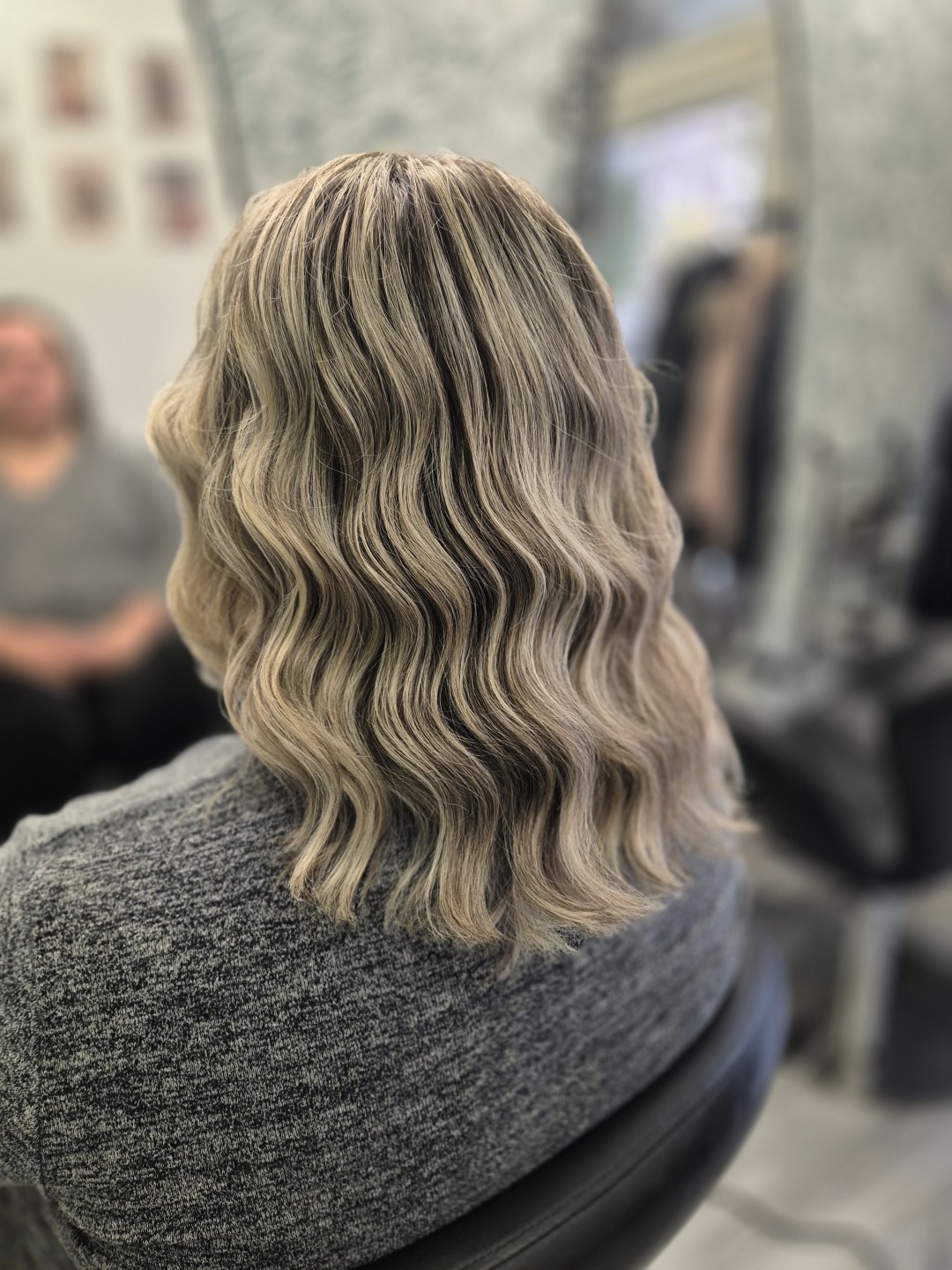 Cik Cak #zagreb Pramenovi Pramenovi na foliju + fen frizura - duga kosa