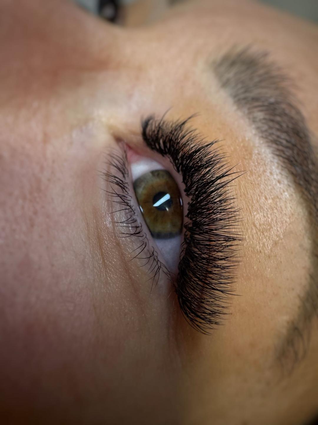 Ugradnja volumenskih trepavica - Moel beauty, Zagreb Nadogradnja trepavica Lice Nadogradnja trepavica, Zagreb, Peščenica – Žitnjak