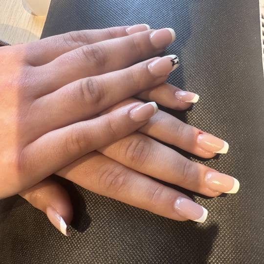 Beauty studio L #zagreb Nadogradnja noktiju Nadopuna noktiju gelomS/M