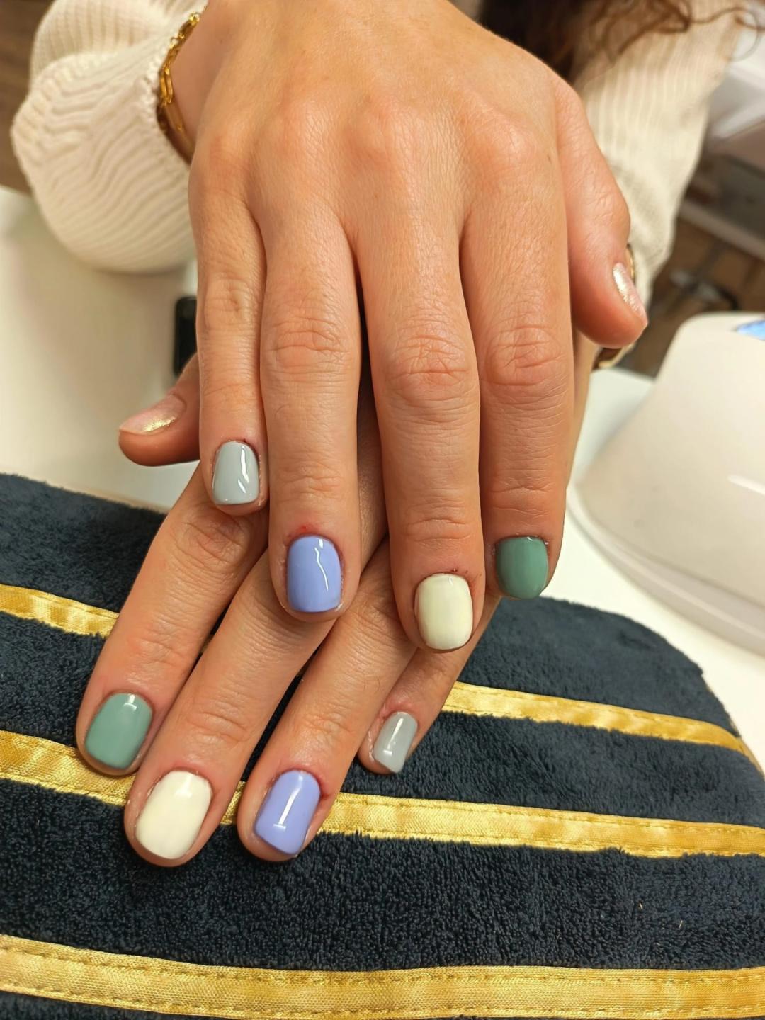 Alum beauty studio #rijeka Manikura Comby manikura + trajni lak