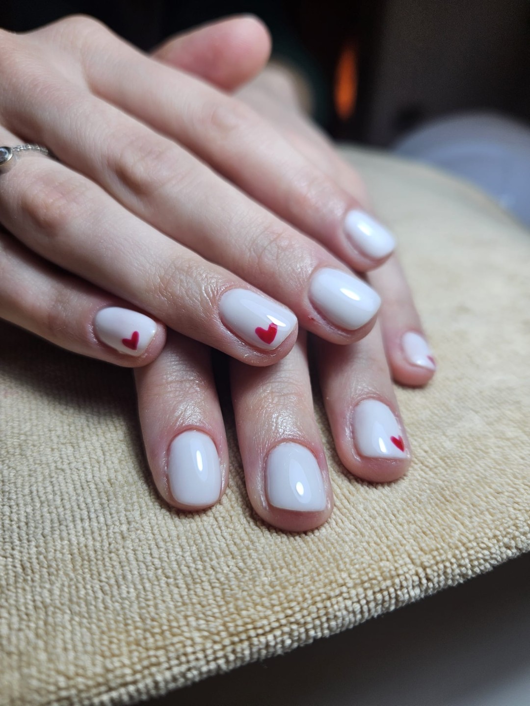 Manikura + gradivni trajni lak - Epic Hair Design, Zagreb Manikura Nokti Manikura, Zagreb, Črnomerec