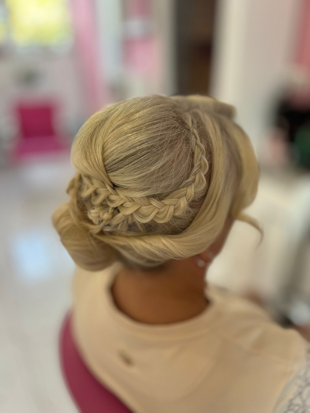 Beauty Studio Amina #zagreb Svečane i frizure za svadbu Ekstra svečana frizura - poluduga kosa