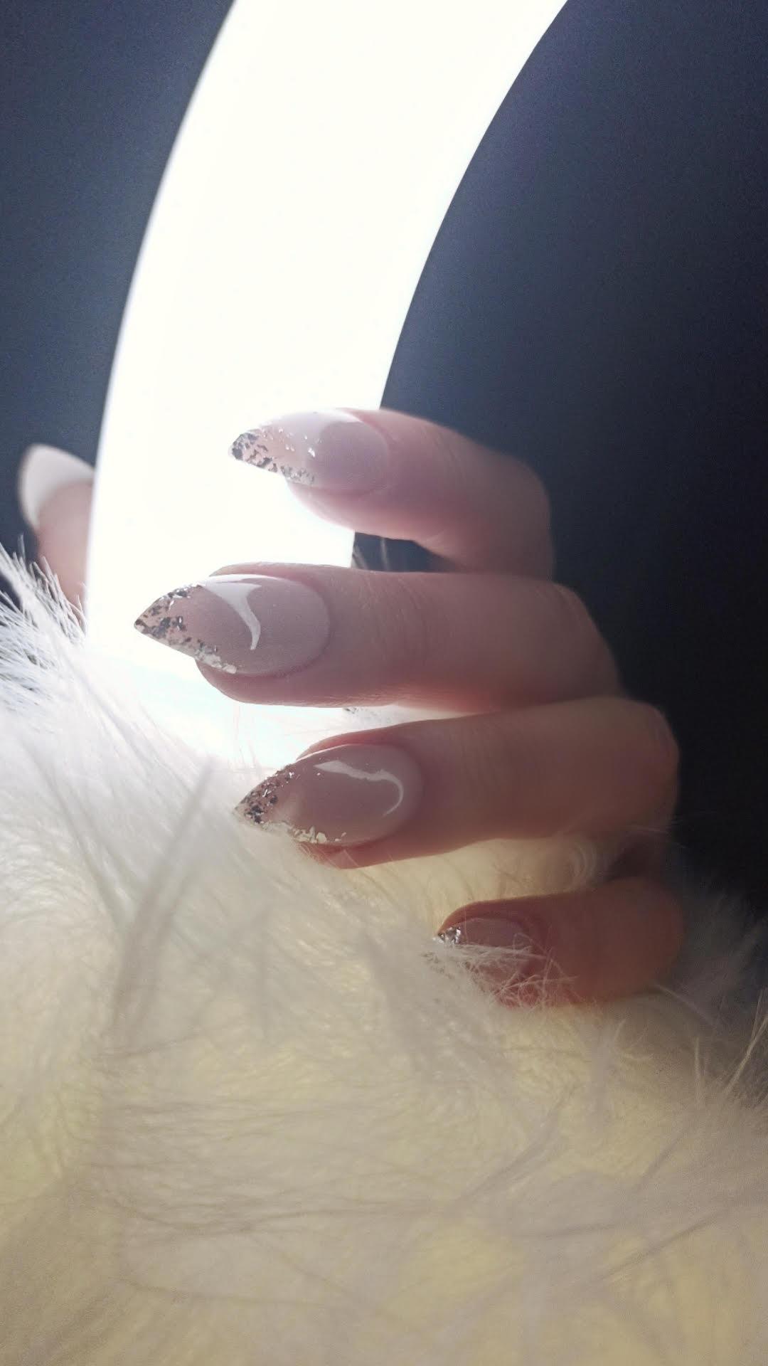 Ugradnja noktiju-ekstenzije - Volturi Beauty, Zagreb Nadogradnja noktiju Nokti Nadogradnja noktiju, Zagreb, Trešnjevka – sjever