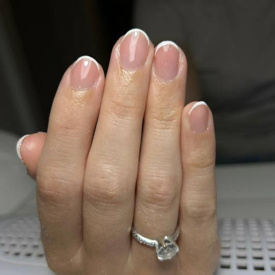 Glow Differently #zagreb Manikura Manikura + trajni lak