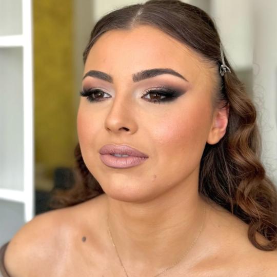 Anny_ni #zagreb Make-up / šminkanje Profesionalno šminkanje - dnevni / noćni make up