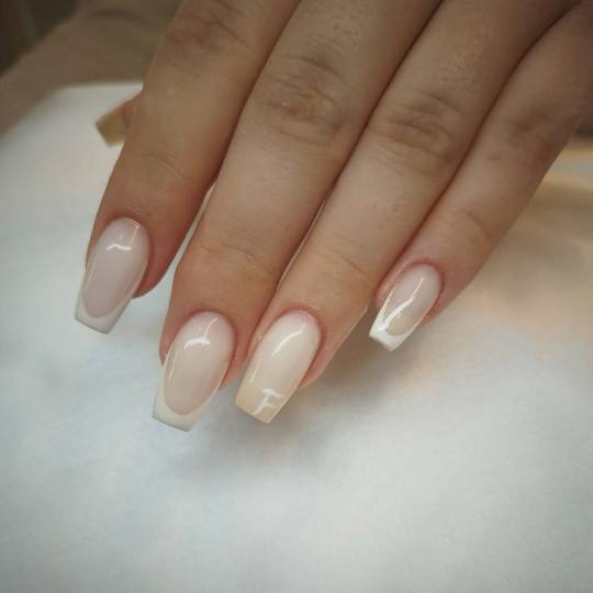 Luna Beauty studio #zagreb Manikura Nadopuna noktiju gelom+French vel.S,M