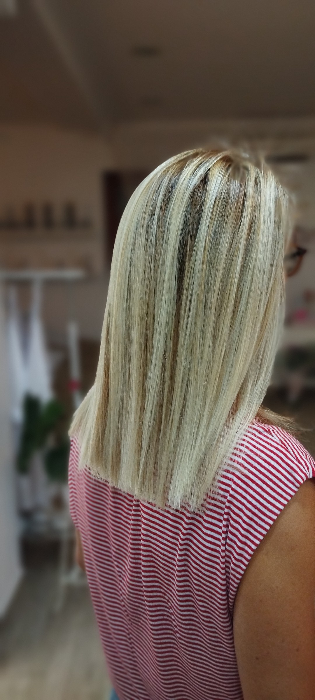 Pramenovi na foliju dvobojni - duga kosa - Hairlookboutique, Zagreb Pramenovi Frizerski saloni Pramenovi, Zagreb, Novi Zagreb – zapad