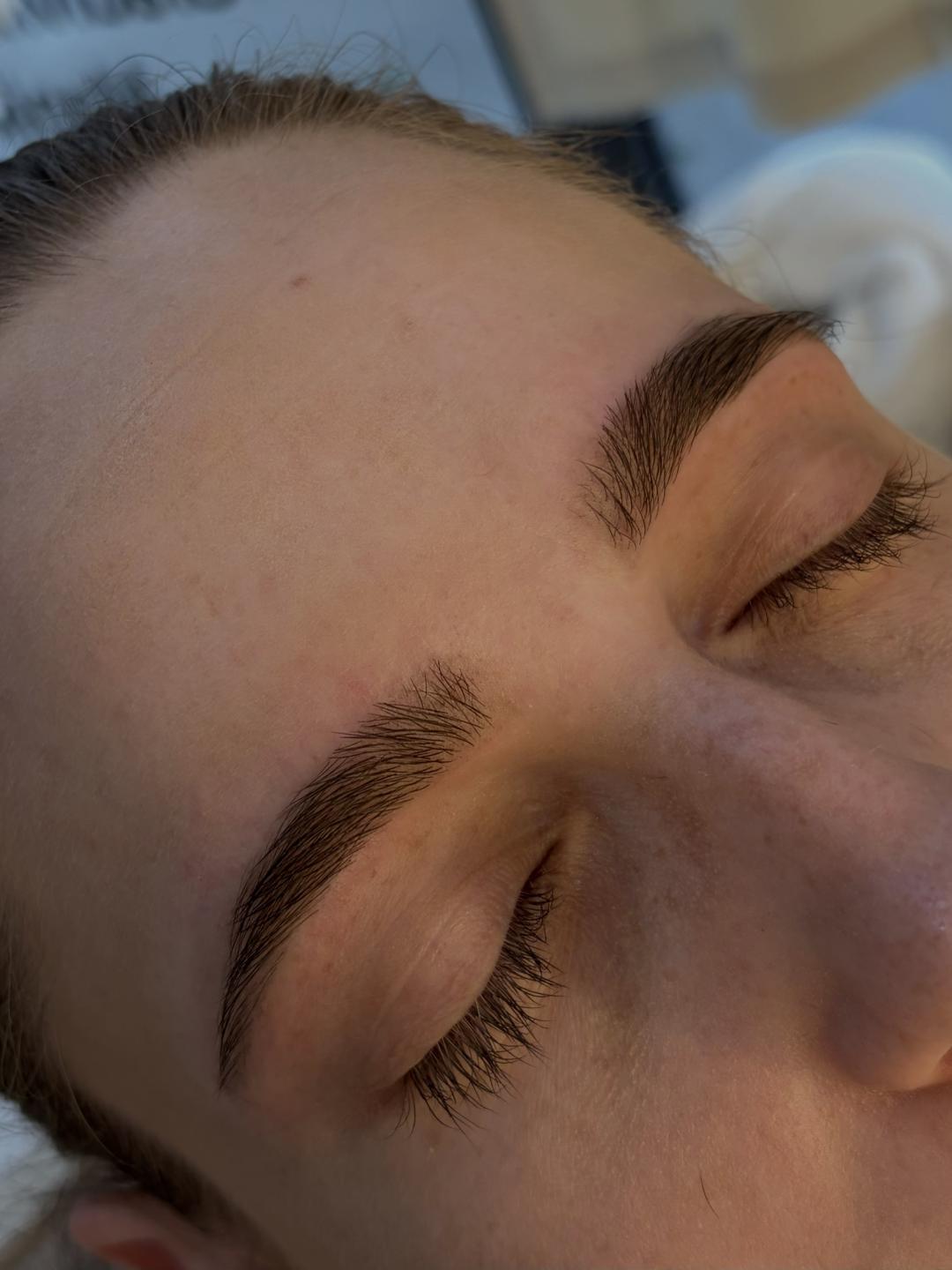 Bojanje obrva preljevom - Mia’s Beautique, Zagreb Obrve Lice Obrve, Zagreb, Stenjevec