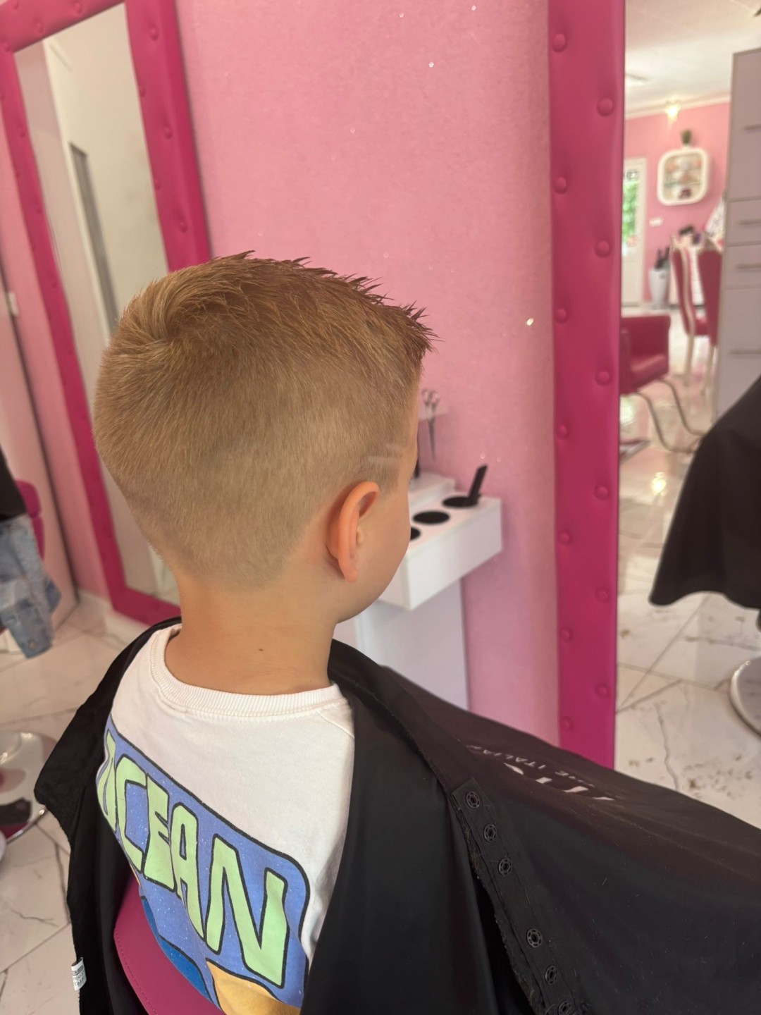 Beauty Studio Amina #zagreb Dječije šišanje Dječje šišanje - za dječake(do5-6god)