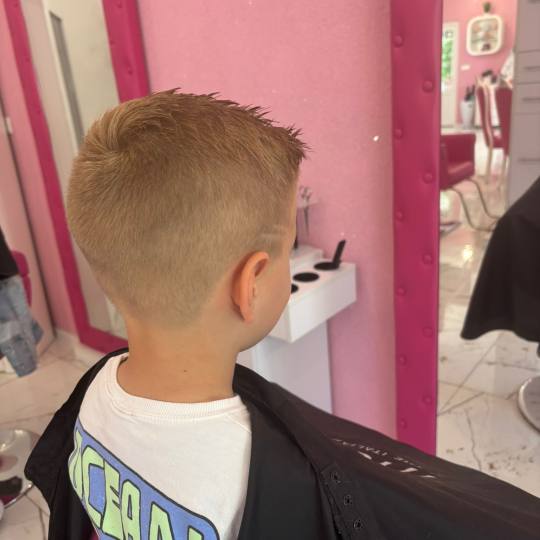 Beauty Studio Amina #zagreb Dječije šišanje Dječje šišanje - za dječake(do5-6god) Dječije š